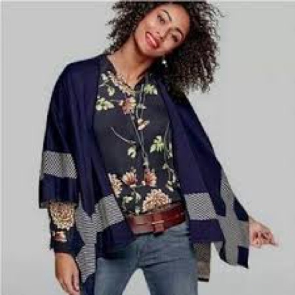 Cabi Daisy Blouse Button Down Top Floral Shirt 3250 Navy Yellow Size Medium - Picture 2 of 12